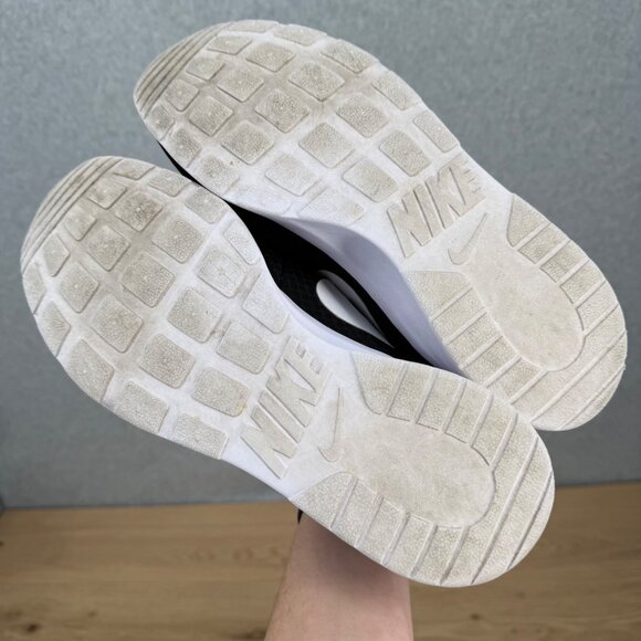 Nike Womens Tanjun Running Shoe Size 11 White Black Active Athletic 812655 - Picture 9 of 12
